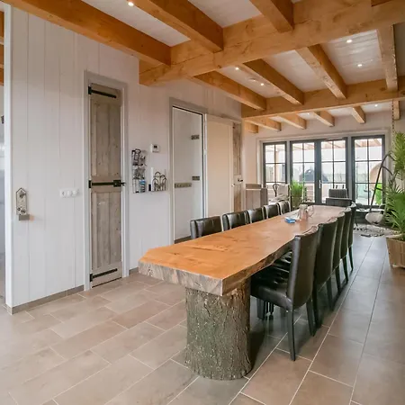 בית נופש Near Beach, Cleaning Included