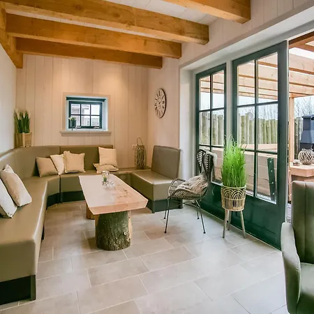 Near Beach, Cleaning Included בית נופש